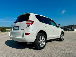 Usata 2011 Toyota RAV4 SUV | 6900 € (Super prezzo)