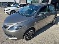 Grigio pietra Usata 2024 Lancia Ypsilon S Due volumi | 13.800 € (Buon prezzo)