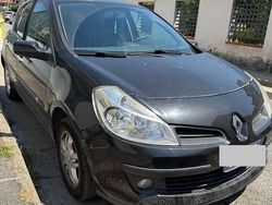 Usata 2009 Renault Clio II Dynamique Tre volumi | 3000 € (Ottimo prezzo)