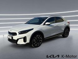 Deluxe white (hw2) Nuova 2025 Kia XCeed Style SUV | 26.900 € (Cara)