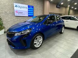 Azzurro Usata 2024 Renault Clio V Evolution Tre volumi | 15.900 € (Buon prezzo)