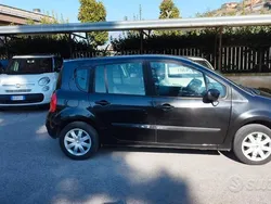 Usata 2009 Renault Modus Monovolume | 3500 € (Molto cara)