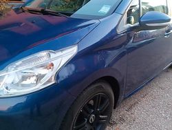 Usata 2013 Peugeot 208 Due volumi | 4900 € (Buon prezzo)