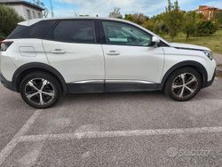 Bianco Usata 2018 Peugeot 3008 Tre volumi | 15.500 €