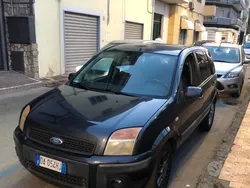 Usata 2006 Ford Fusion Due volumi | 1500 € (Buon prezzo)