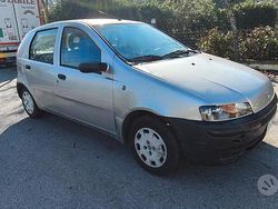 Grigio Usata 2000 Fiat Punto Due volumi | 950 € (Ottimo prezzo)