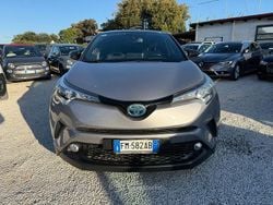 Grigio Usata 2017 Toyota C-HR Business Edition SUV | 13.900 € (Buon prezzo)
