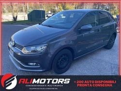 Grigio Usata 2015 VW Polo Tre volumi | 7400 € (Buon prezzo)