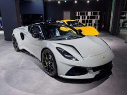 Zinc grey Nuova 2025 Lotus Emira Coupé | 120.680 € (Buon prezzo)