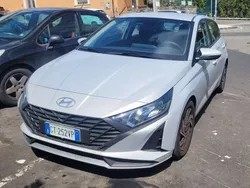 Grigio Usata 2024 Hyundai i20 Due volumi | 18.990 € (Cara)