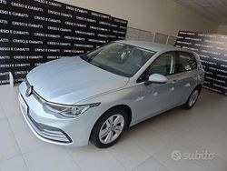 Grigio Usata 2021 VW Golf Life Tre volumi | 19.800 € (Buon prezzo)