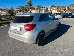 Grigio Usata 2015 Mercedes A180 Executive Tre volumi | 12.800 € (Buon prezzo)