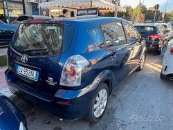 Blu Usata 2005 Toyota Corolla Verso Monovolume | 2400 €