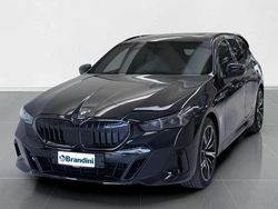 Carbon black metallizzato Nuova 2025 BMW 520 Station wagon | 66.496 € (Buon prezzo)