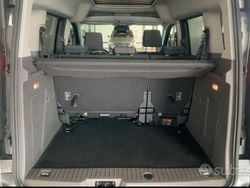 Grigio Usata 2018 Ford Tourneo Connect Monovolume | 15.500 € (Buon prezzo)