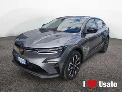 Grigio Nuova 2025 Renault Mégane Evolution Tre volumi | 32.000 € (Molto cara)