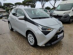 Grigio Usata 2021 Toyota Aygo Connect Style Due volumi | 14.800 € (Cara)