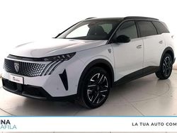 Bianco okenite Nuova 2025 Peugeot 5008 GT Monovolume | 36.400 € (Buon prezzo)