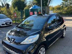 Usata 2011 Peugeot 107 Allure Due volumi | 3400 € (Ottimo prezzo)