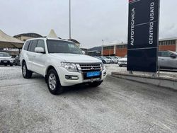 Bianco brillant Usata 2016 Mitsubishi Pajero Intense SUV | 25.400 € (Cara)
