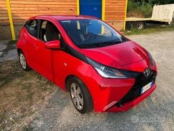 Rosso Usata 2016 Toyota Aygo X-play Due volumi | 8500 € (Ottimo prezzo)