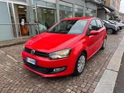 Grigio Usata 2010 VW Polo Comfortline Tre volumi | 5490 € (Buon prezzo)