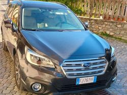 Grigio Usata 2017 Subaru Outback SUV | 12.450 € (Cara)