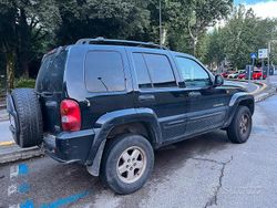 Nero Usata 2004 Jeep Cherokee SUV | 4200 € (Buon prezzo)
