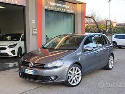 Grigio scuro / metallizzato Usata 2010 VW Golf VI Highline Tre volumi | 6490 € (Buon prezzo)