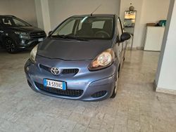 Blu Usata 2010 Toyota Aygo Due volumi | 4500 € (Buon prezzo)