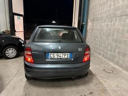 Other Usata 2005 Skoda Fabia Elegance Tre volumi | 990 € (Buon prezzo)