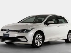 Bianco Usata 2020 VW Golf VIII Life Tre volumi | 19.800 € (Buon prezzo)