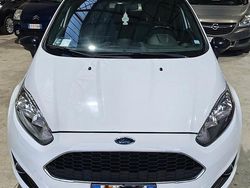 Usata 2016 Ford Fiesta Due volumi | 6799 € (Buon prezzo)