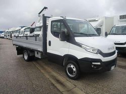 Bianco Usata 2015 Iveco Daily Due volumi | 17.400 € (Molto cara)