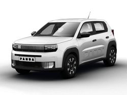 Bianco Nuova 2025 Fiat Grande Panda Icon Due volumi | 17.650 € (Super prezzo)