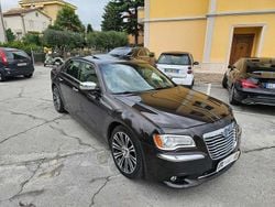 Nero Usata 2012 Lancia Thema Tre volumi | 9999 € (Buon prezzo)