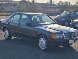 Nero Usata 1990 Mercedes 190 Tre volumi | 6000 €