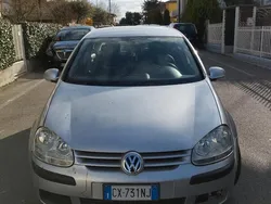 Usata 2004 VW Golf IV Comfortline Tre volumi | 2000 € (Buon prezzo)