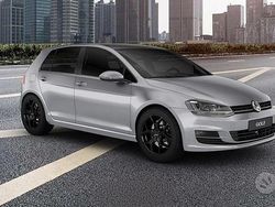 Grigio Usata 2017 VW Golf VII Executive Tre volumi | 15.950 € (Cara)