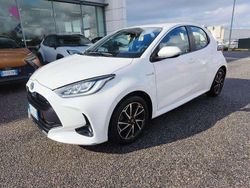 Bianco Usata 2021 Toyota Yaris Hybrid Trend Tre volumi | 17.500 € (Buon prezzo)