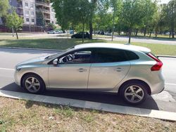 Grigio Usata 2017 Volvo V40 Station wagon | 7500 € (Buon prezzo)