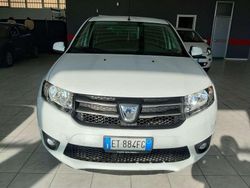 Bianco Usata 2013 Dacia Sandero Lauréate Due volumi | 5899 € (Buon prezzo)