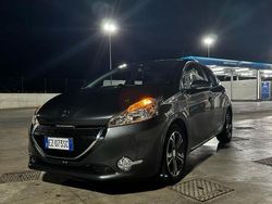 Grigio Usata 2015 Peugeot 208 Due volumi | 6500 € (Buon prezzo)