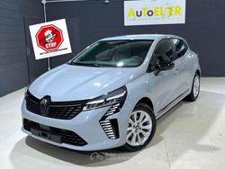 Grey rafale Nuova 2025 Renault Clio V Evolution Tre volumi | 19.600 € (Buon prezzo)