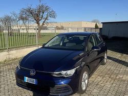 Blu/azzurro Usata 2021 VW Golf Life Tre volumi | 18.400 € (Buon prezzo)