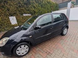 Nero Usata 2008 Ford Fiesta Tre volumi | 2100 € (Buon prezzo)