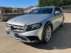 Argento Usata 2019 Mercedes E220 Premium Tre volumi | 15.000 € (Super prezzo)