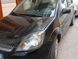 Usata 2007 Ford Fiesta | 1700 € (Buon prezzo)