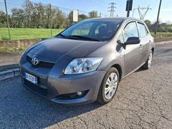 Grigio Usata 2007 Toyota Auris Tre volumi | 5700 € (Buon prezzo)