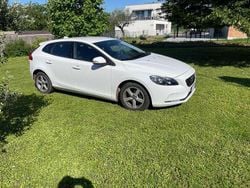 Bianco Usata 2015 Volvo V40 Kinetic Tre volumi | 8200 € (Buon prezzo)